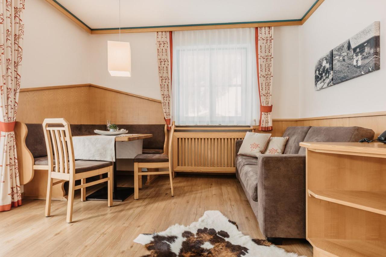 Landhaus Rohrmoser เวอร์เฟนแวง ภายนอก รูปภาพ